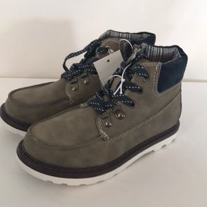 🇺🇸NWT Boys Casual Fashion Boots Various Sizes